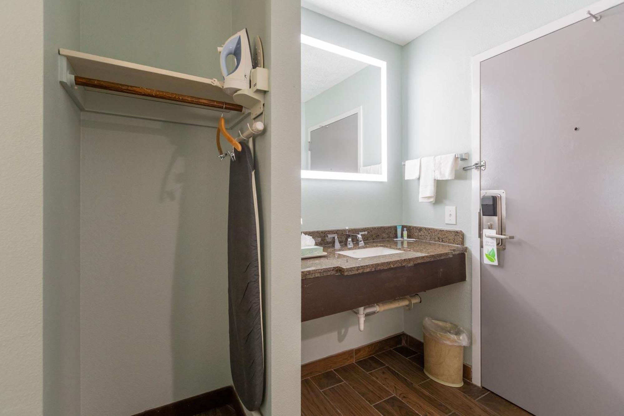 Baymont By Wyndham Creedmoor Hotel Luaran gambar