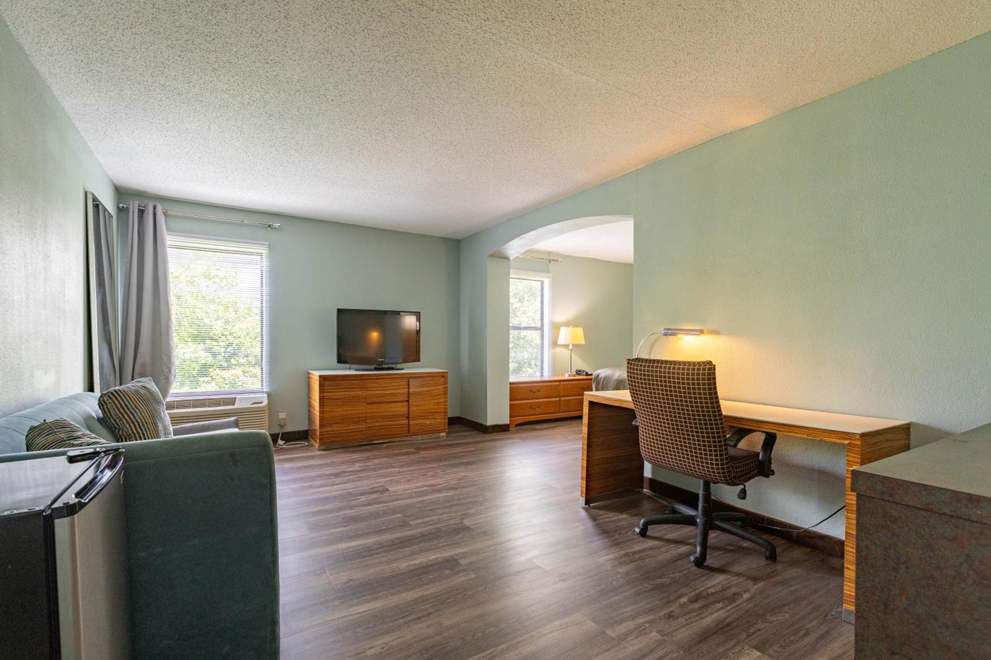 Baymont By Wyndham Creedmoor Hotel Luaran gambar