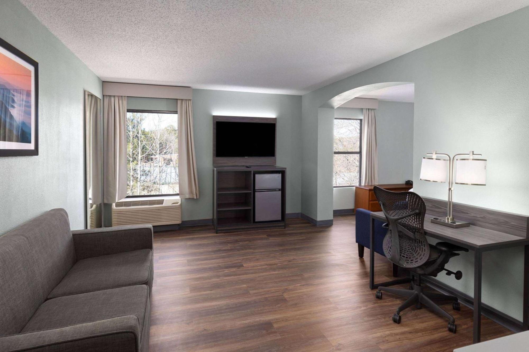 Baymont By Wyndham Creedmoor Hotel Luaran gambar