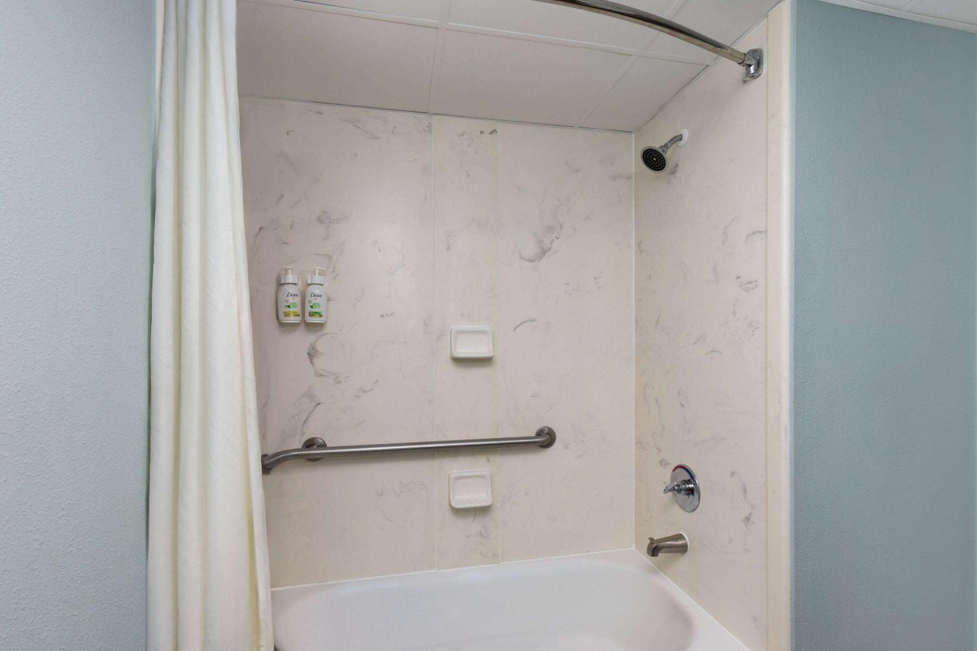 Baymont By Wyndham Creedmoor Hotel Luaran gambar