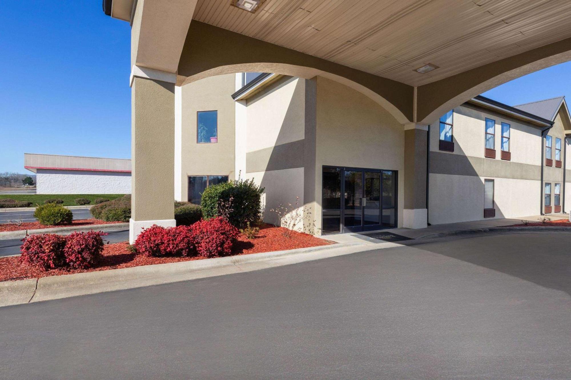 Baymont By Wyndham Creedmoor Hotel Luaran gambar